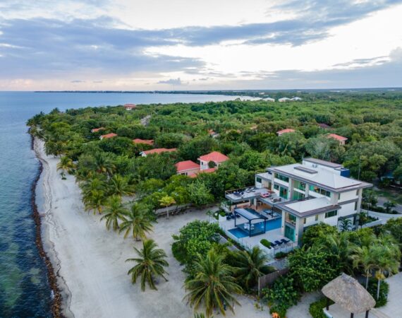 Plancencia Belize Beach House