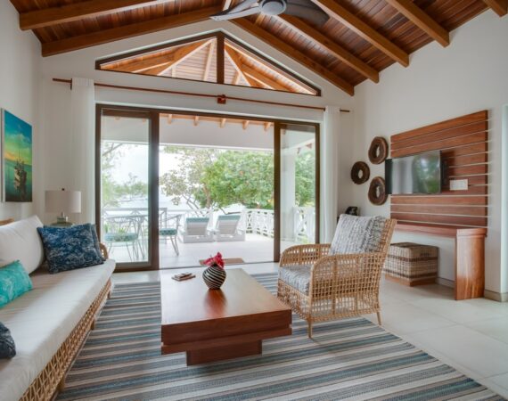 Placencia Belize one bedroom Beach house